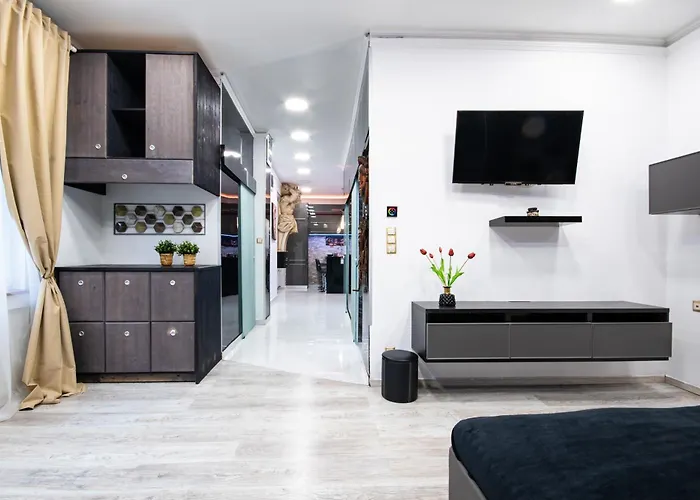 Hill & Bridge Residence