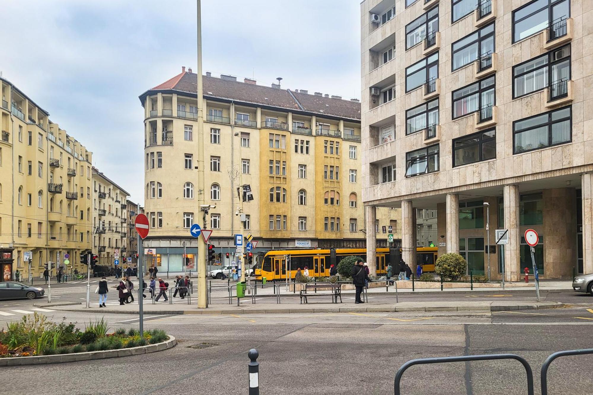 Hill & Bridge Apartament